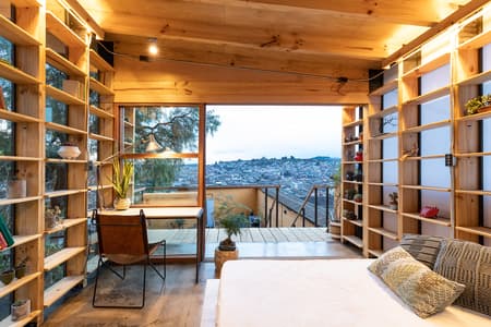 CUARTO EN EL AIRE / ROOM IN THE AIR